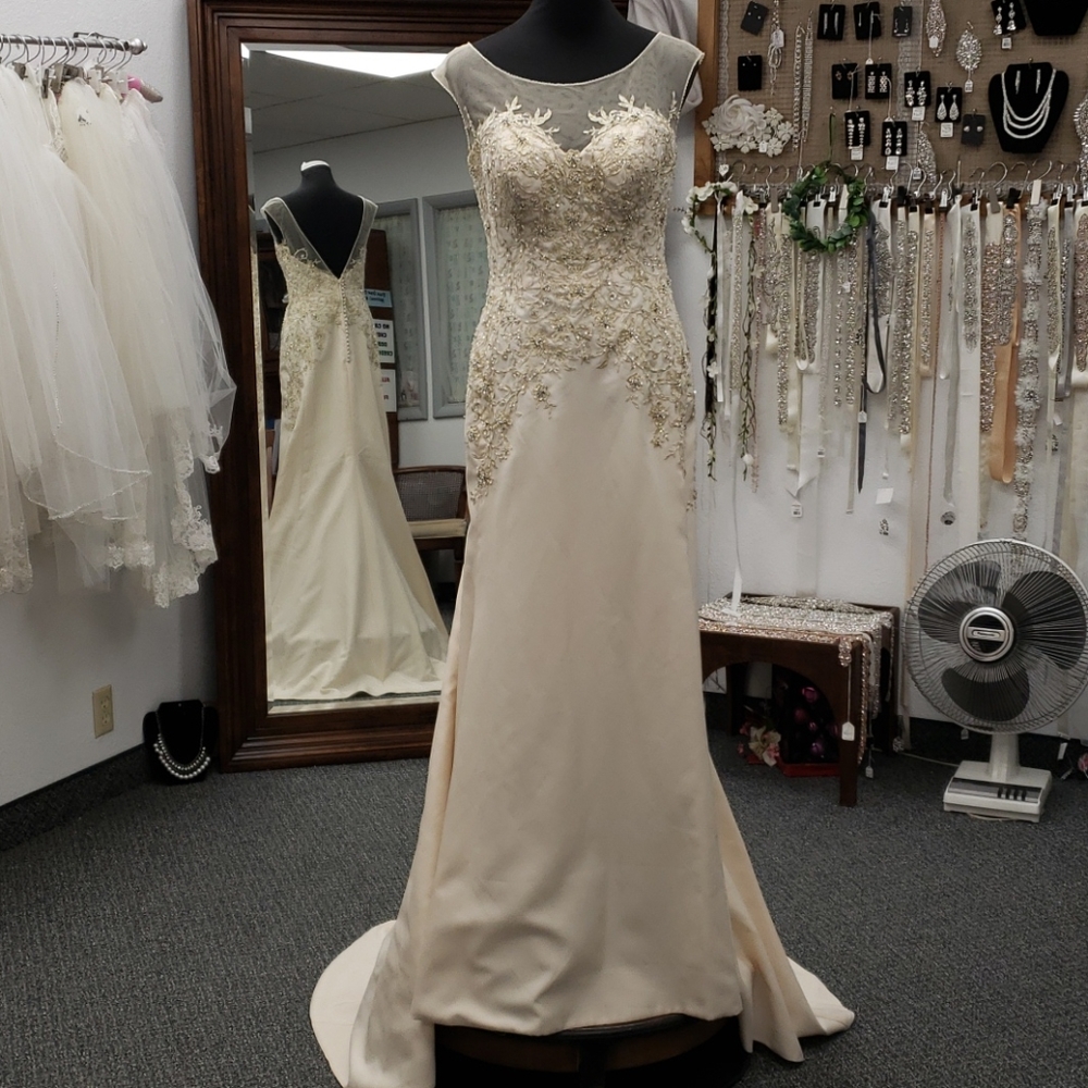 Maggie Sottero "Clancy", size 10
